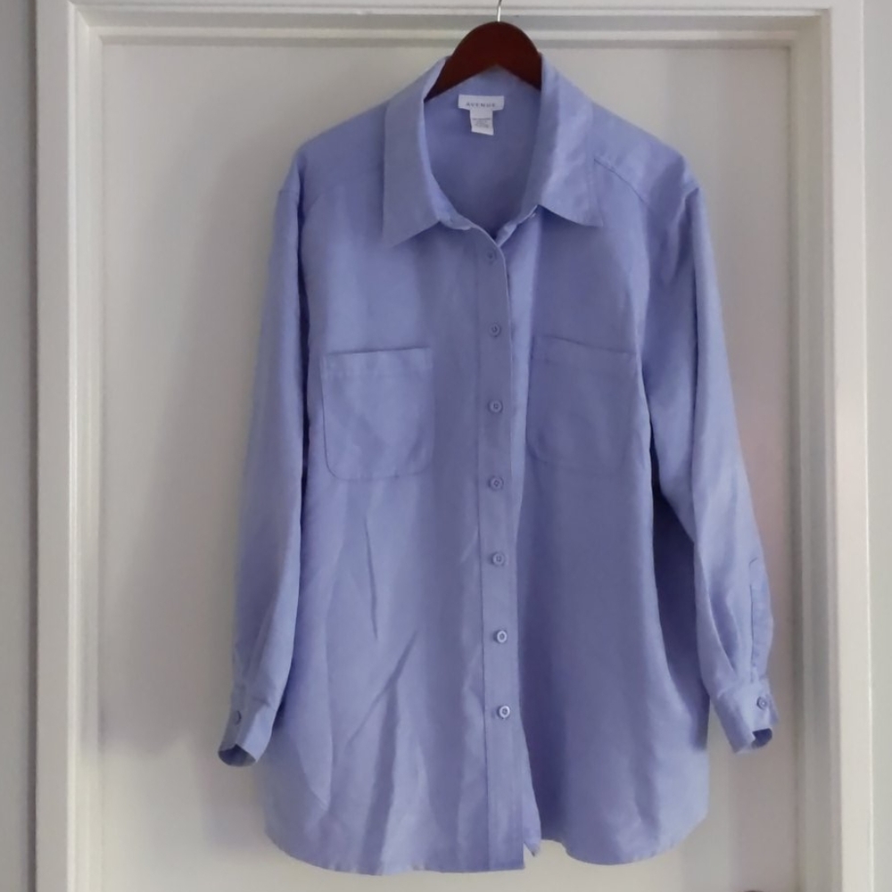 ♻️DONATED♻️ Blue 26/28 Tunic/Blouse/Button Down